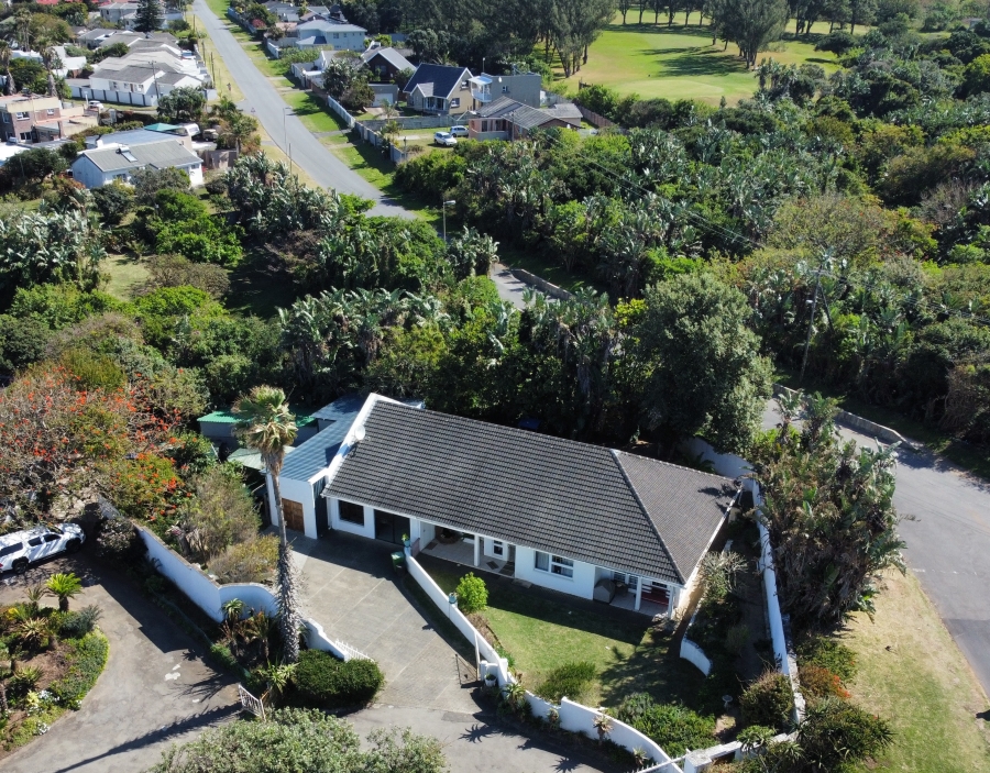 4 Bedroom Property for Sale in Gonubie Eastern Cape